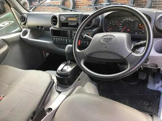 トヨタ ダイナ 小型 平ボディ 床鉄板 3BF-TRY230の中古トラック画像11