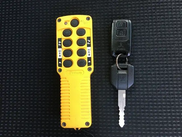 三菱 キャンター 小型 車両重機運搬 ラジコン ウインチの中古トラック画像9