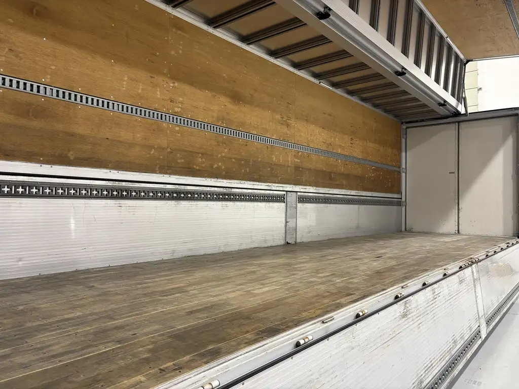 日野 プロフィア 大型 ウイング パワーゲート ベッドの中古トラック画像9