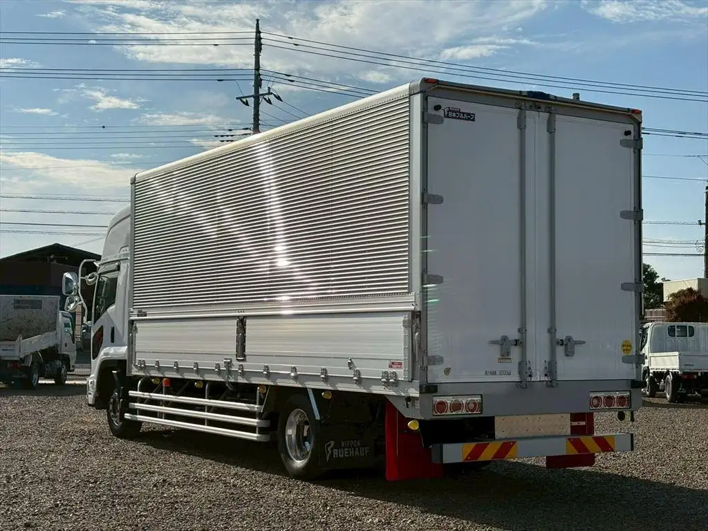 いすゞ フォワード 中型/増トン ウイング エアサス ベッドの中古トラック画像5