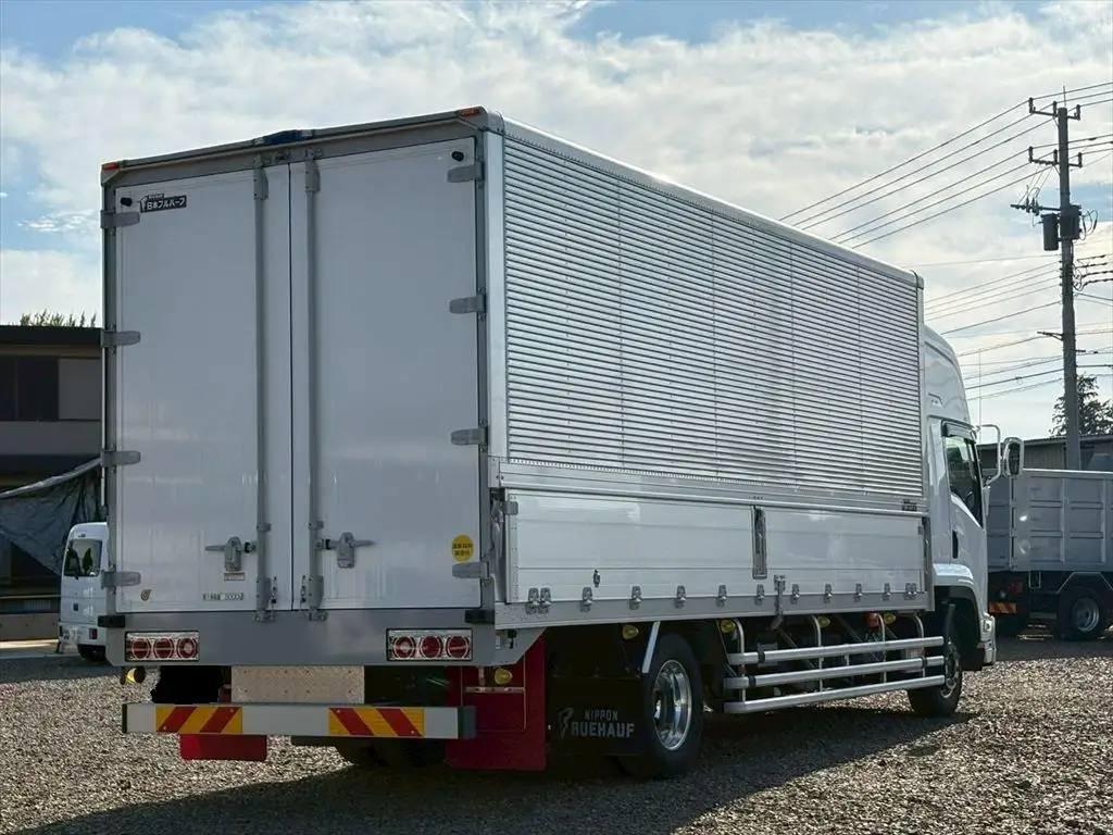 いすゞ フォワード 中型/増トン ウイング エアサス ベッドの中古トラック画像3