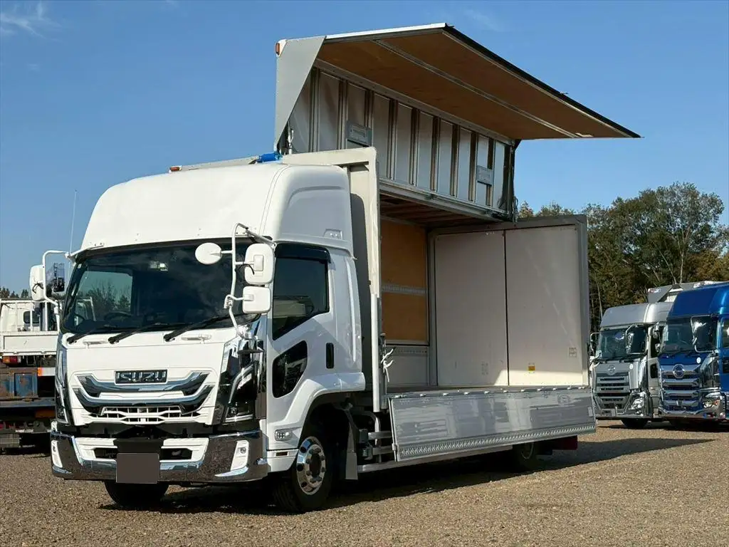 いすゞ フォワード 中型/増トン ウイング エアサス ベッドの中古トラック画像6