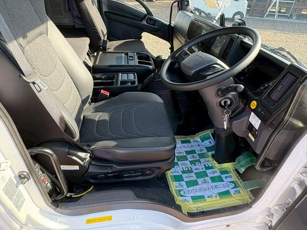 いすゞ フォワード 中型/増トン ウイング エアサス ベッドの中古トラック画像13
