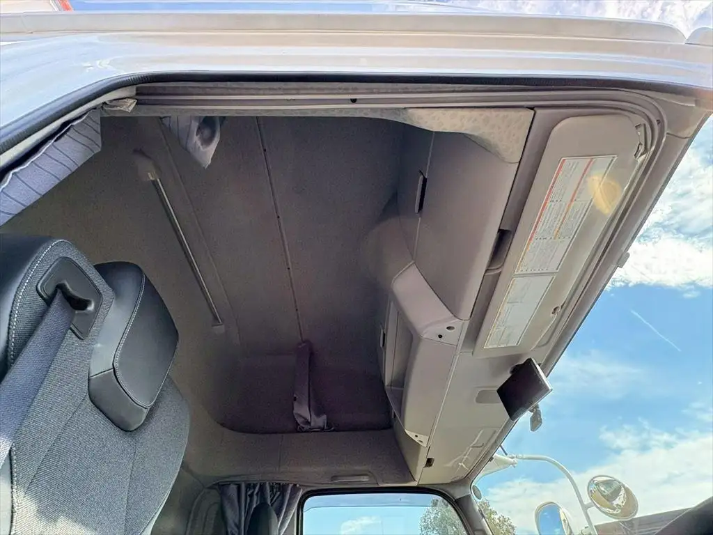 いすゞ フォワード 中型/増トン ウイング エアサス ベッドの中古トラック画像16