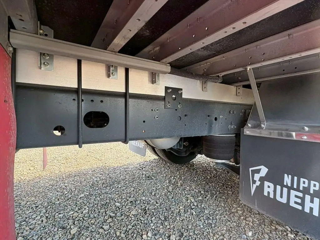 いすゞ フォワード 中型/増トン ウイング エアサス ベッドの中古トラック画像18