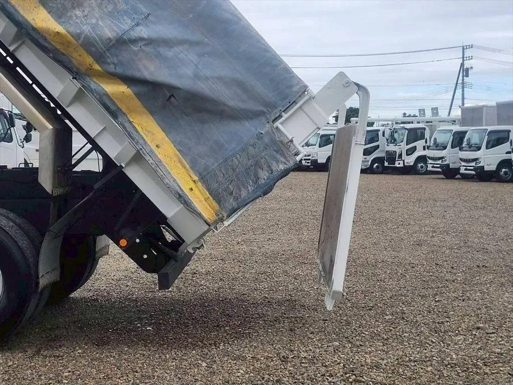 日野 プロフィア 大型 ダンプ 土砂禁 ステンレス張りの中古トラック画像10