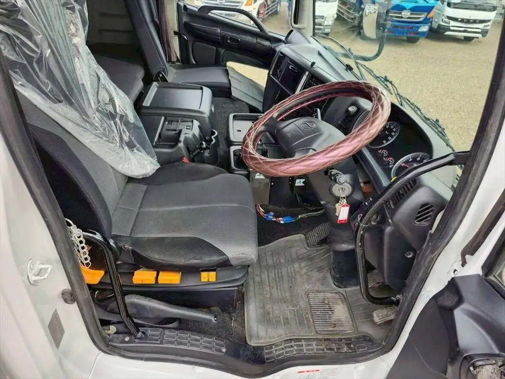 日野 プロフィア 大型 ダンプ 土砂禁 ステンレス張りの中古トラック画像11