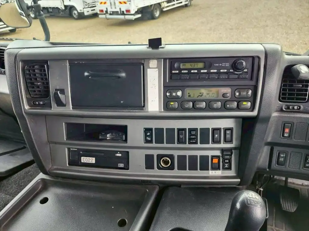 日野 プロフィア 大型 ダンプ 土砂禁 ステンレス張りの中古トラック画像13