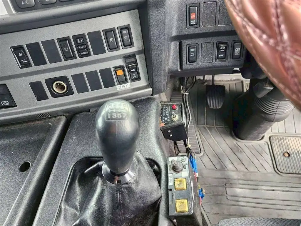 日野 プロフィア 大型 ダンプ 土砂禁 ステンレス張りの中古トラック画像12