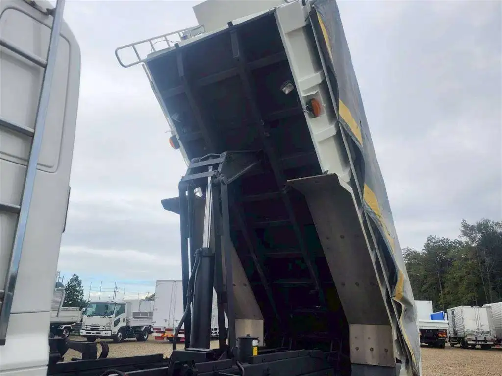 日野 プロフィア 大型 ダンプ 土砂禁 ステンレス張りの中古トラック画像15