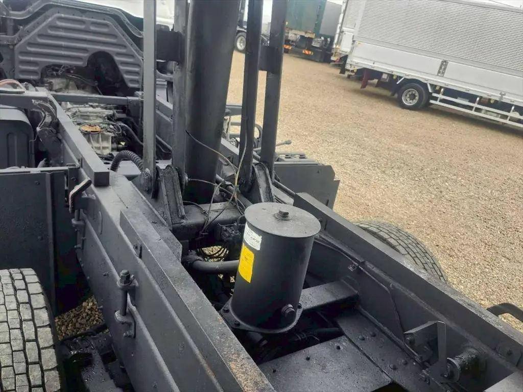 日野 プロフィア 大型 ダンプ 土砂禁 ステンレス張りの中古トラック画像像17