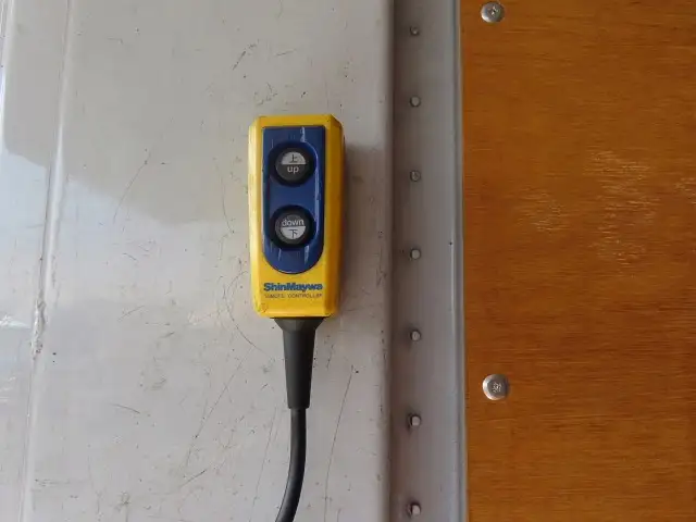 日野 レンジャー 中型/増トン ウイング パワーゲート ベッドの中古トラック画像11