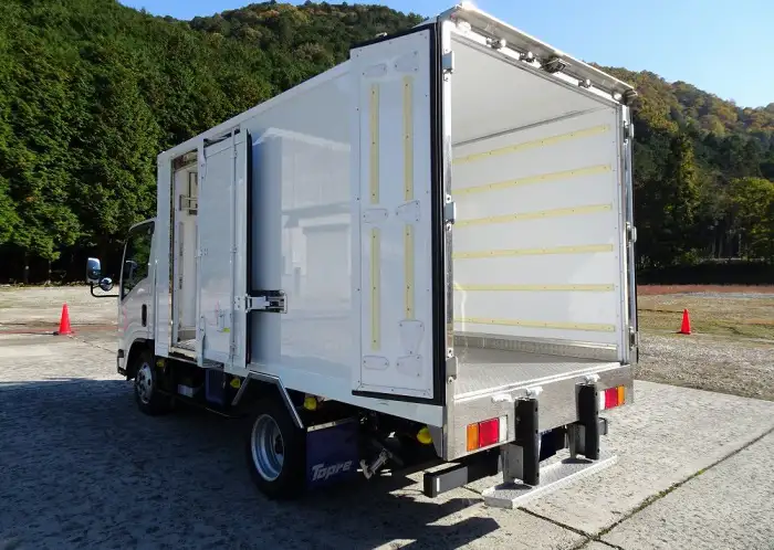 いすゞ エルフ 小型 冷凍冷蔵 中温 スタンバイの中古トラック画像4