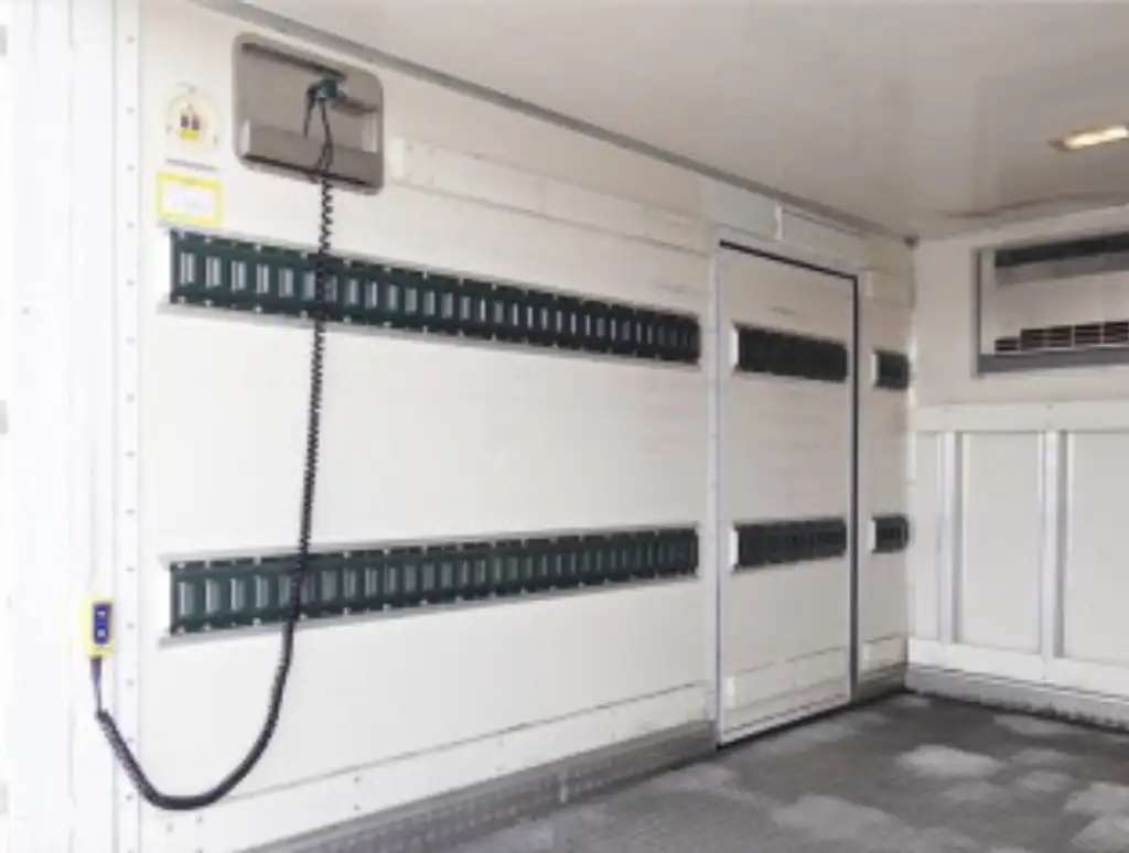 三菱 キャンター 小型 冷凍冷蔵 低温 パワーゲートの中古トラック画像6