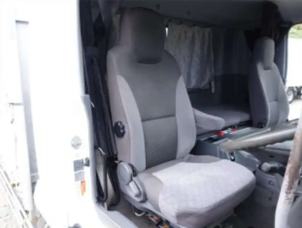 いすゞ フォワード 中型/増トン ウイング パワーゲート 床鉄板の中古トラック画像10