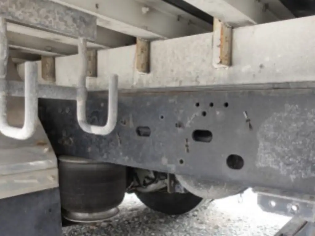 いすゞ フォワード 中型/増トン ウイング パワーゲート 床鉄板の中古トラック画像18