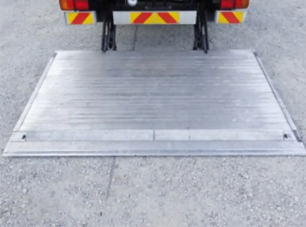 日野 レンジャー 中型/増トン ウイング パワーゲート ベッドの中古トラック画像8