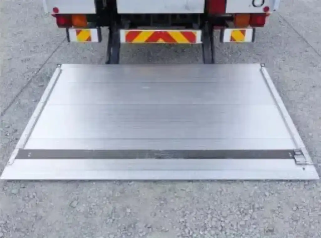 いすゞ フォワード 中型/増トン ウイング パワーゲート ベッドの中古トラック画像10