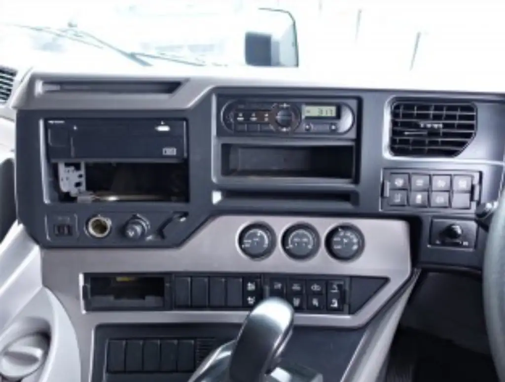 日産UD クオン 大型 ウイング ハイルーフ エアサスの中古トラック画像11