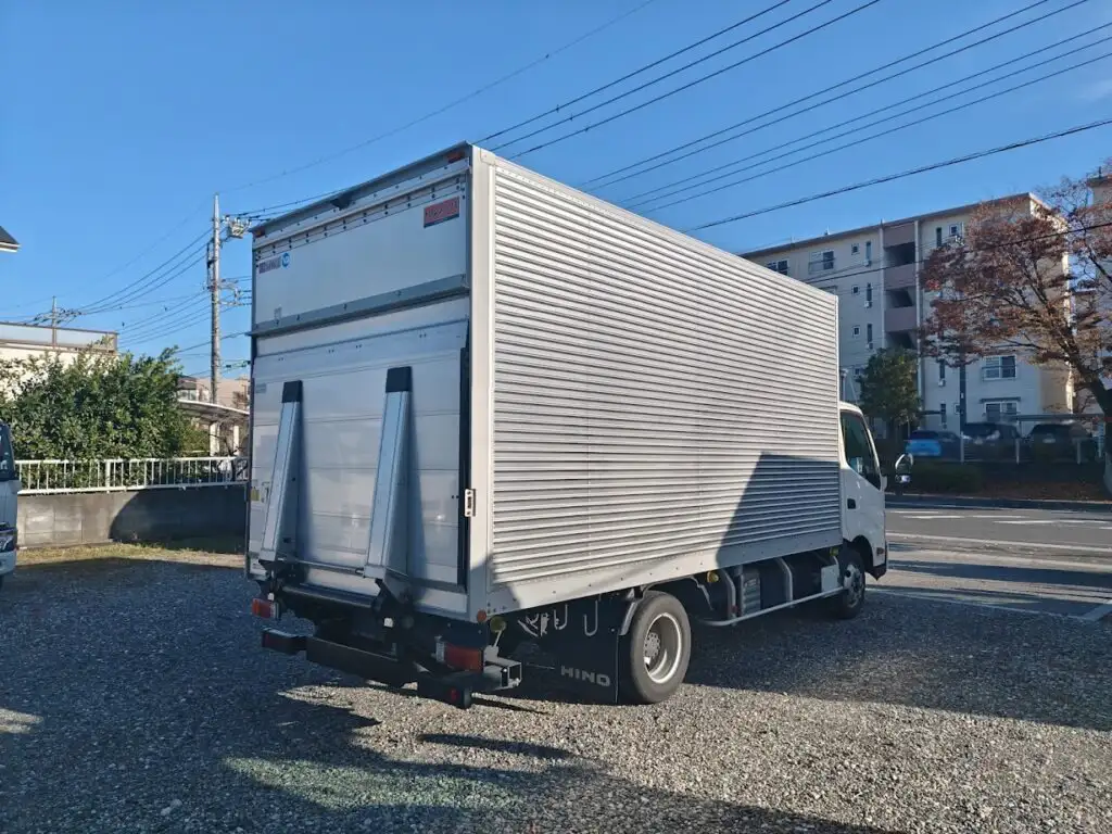 日野 デュトロ 小型 アルミバン パワーゲート サイドドアの中古トラック画像4