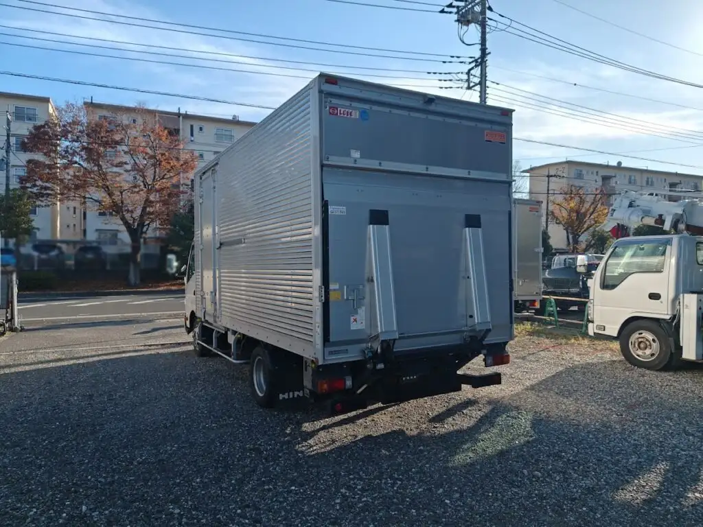 日野 デュトロ 小型 アルミバン パワーゲート サイドドアの中古トラック画像6