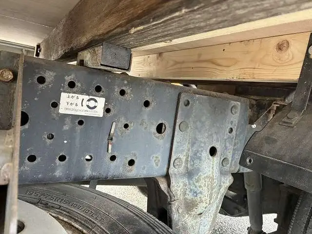 いすゞ エルフ 小型 平ボディ BKG-NJR85A H20の中古トラック画像像17