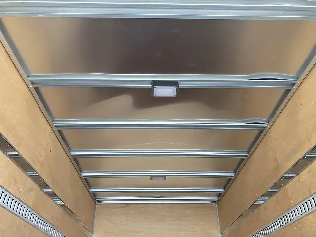 いすゞ エルフ 小型 アルミバン 2RG-NPR88AN R3の中古トラック画像6