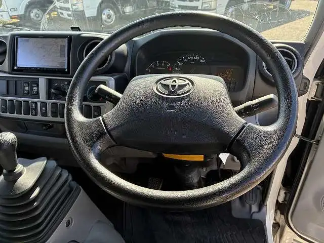 トヨタ ダイナ 小型 平ボディ Wキャブ 3BF-TRY230の中古トラック画像12