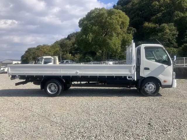 トヨタ ダイナ 小型 平ボディ TKG-XZU730 H27の中古トラック画像3
