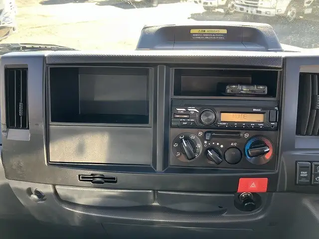 いすゞ エルフ 小型 平ボディ Wキャブ 2RG-NJR88Aの中古トラック画像13