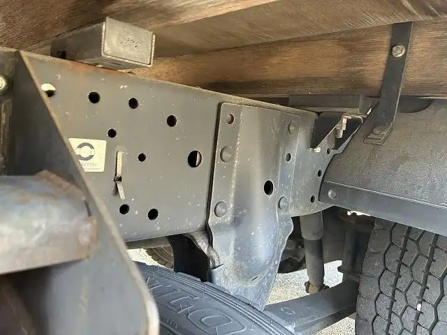 いすゞ エルフ 小型 平ボディ パワーゲート 床鉄板の中古トラック画像16