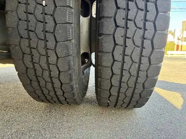 いすゞ エルフ 小型 平ボディ パワーゲート 床鉄板の中古トラック画像20