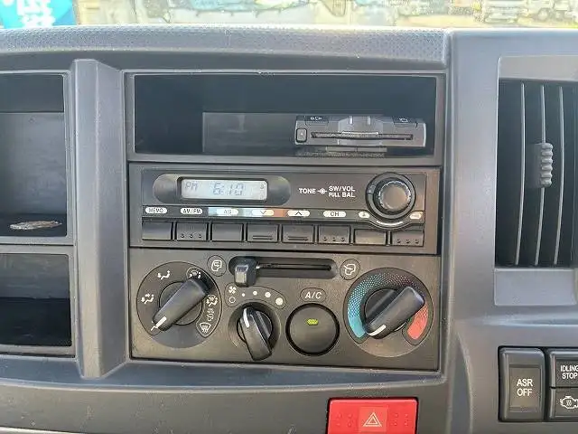 いすゞ エルフ 小型 平ボディ パワーゲート 床鉄板の中古トラック画像14