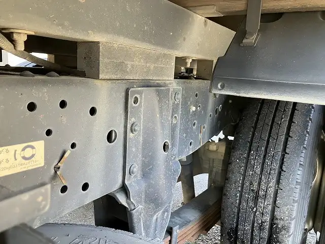 いすゞ エルフ 小型 平ボディ パワーゲート 床鉄板の中古トラック画像像17