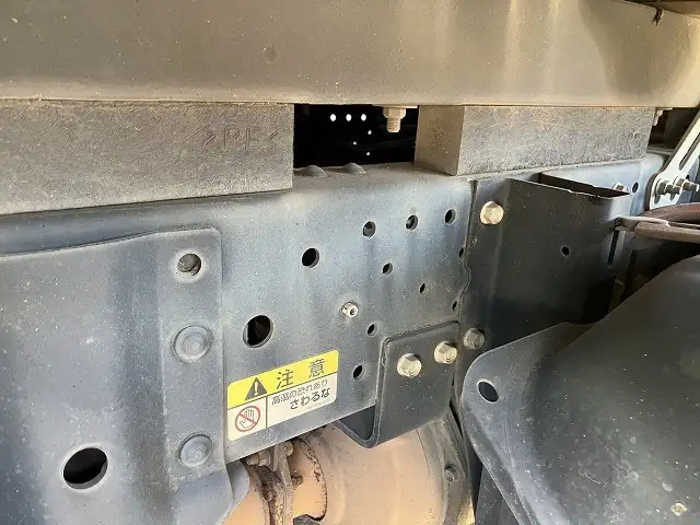 いすゞ エルフ 小型 平ボディ パワーゲート 床鉄板の中古トラック画像16