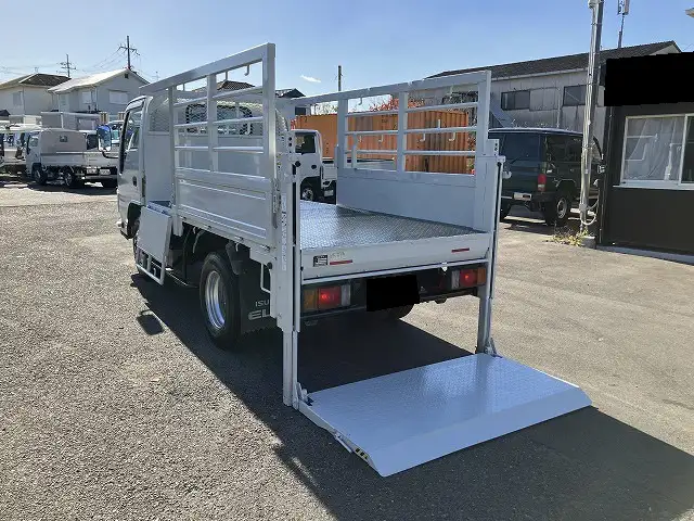 いすゞ エルフ 小型 平ボディ パワーゲート 床鉄板の中古トラック画像5