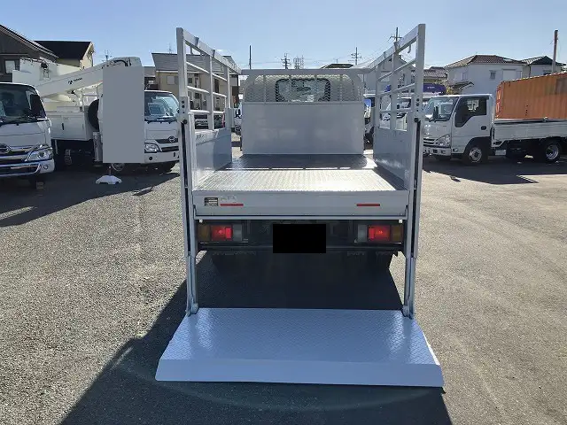 いすゞ エルフ 小型 平ボディ パワーゲート 床鉄板の中古トラック画像6
