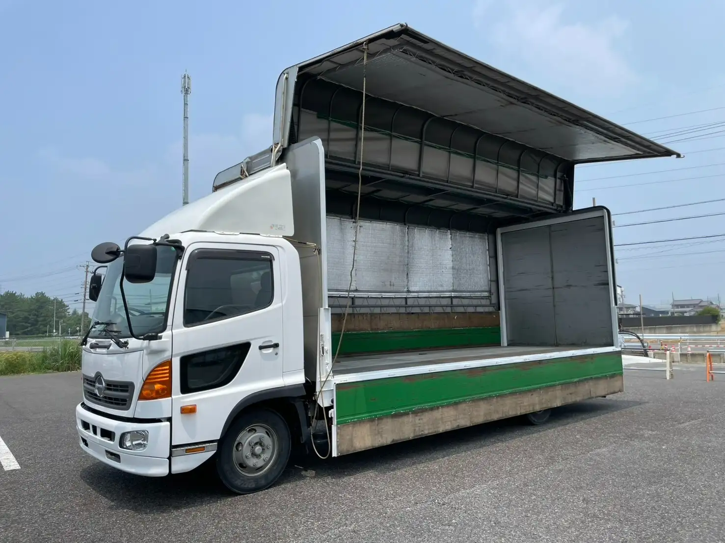 日野 レンジャー 中型/増トン ウイング 幌ウイング TKG-FC9JKAAの中古トラック画像6