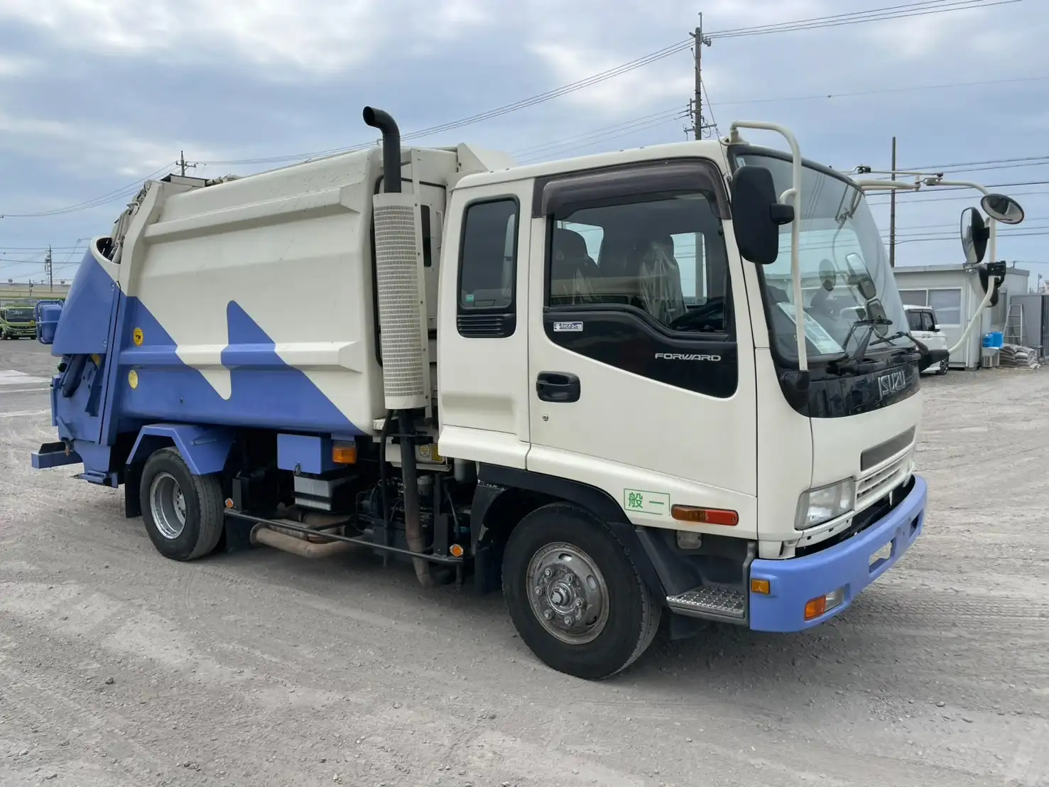 いすゞ フォワード 中型/増トン パッカー車 プレス式 ベッドの中古トラック画像2