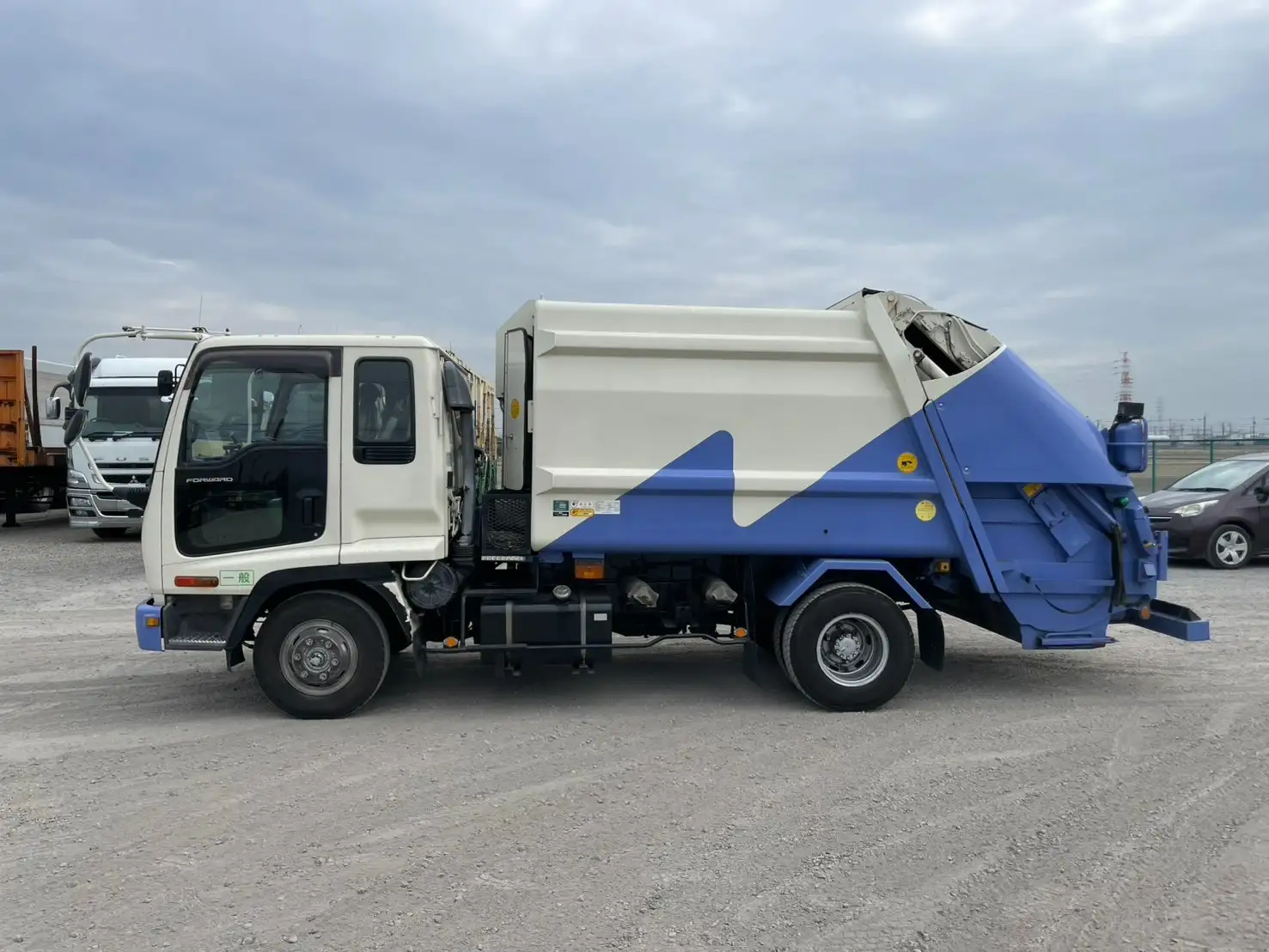 いすゞ フォワード 中型/増トン パッカー車 プレス式 ベッドの中古トラック画像5