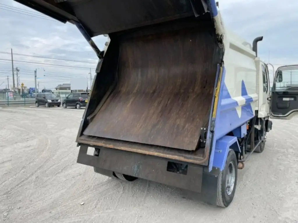 いすゞ フォワード 中型/増トン パッカー車 プレス式 ベッドの中古トラック画像9