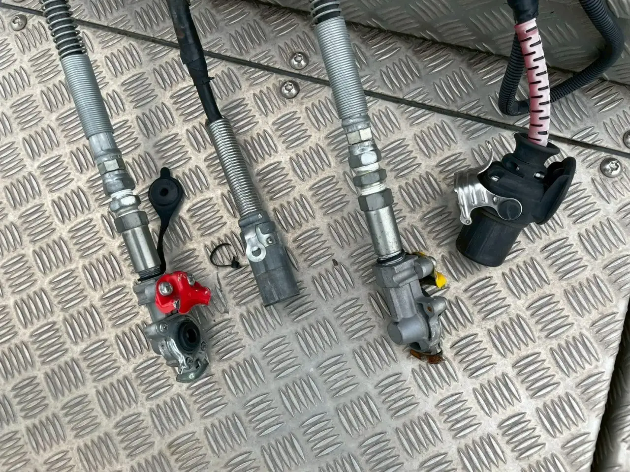 いすゞ ギガ 大型 トラクター ハイルーフ 1デフの中古トラック画像8