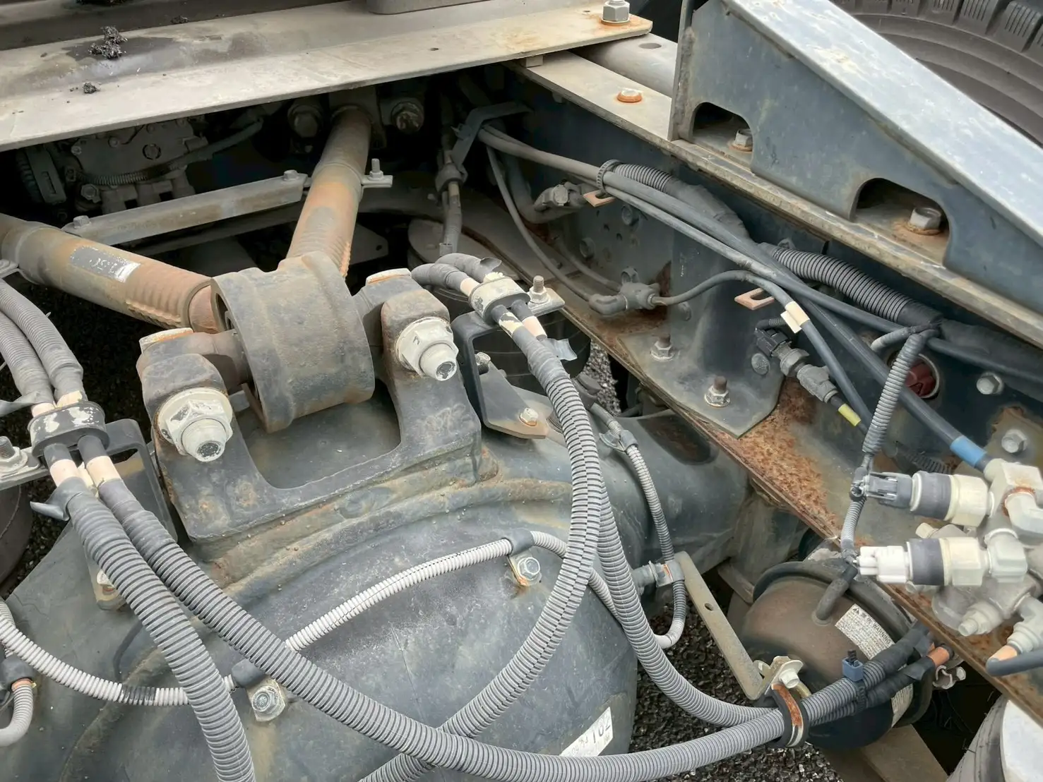 いすゞ ギガ 大型 トラクター ハイルーフ 1デフの中古トラック画像9