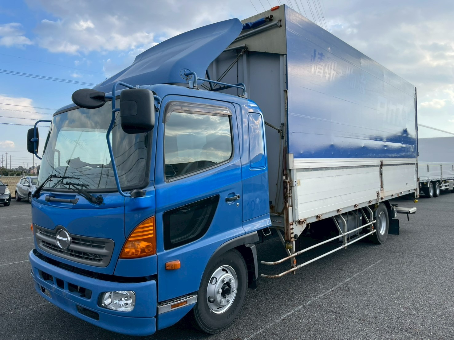 三菱 キャンター 小型 クレーン付 床鉄板 3段 の中古トラック【車両No.201550】