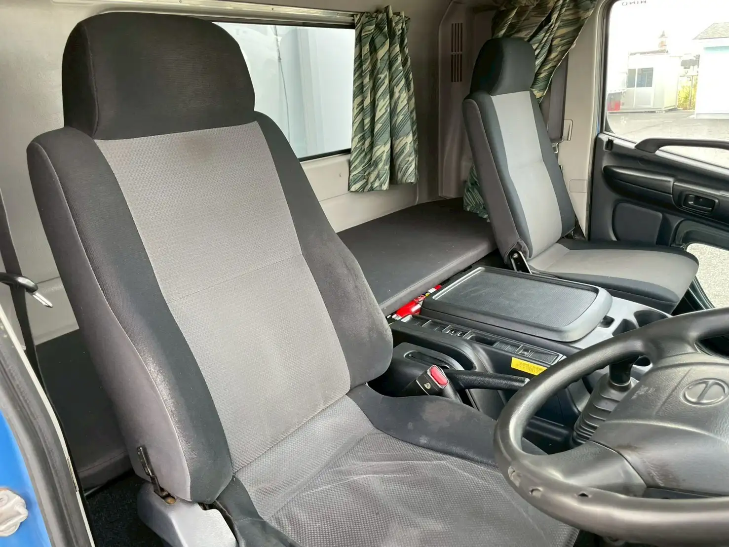 日野 レンジャー 中型/増トン ウイング 幌ウイング パワーゲートの中古トラック画像11