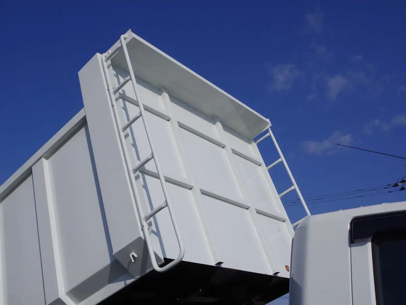 三菱 ファイター 中型/増トン ダンプ 土砂禁 ステンレス張りの中古トラック画像9