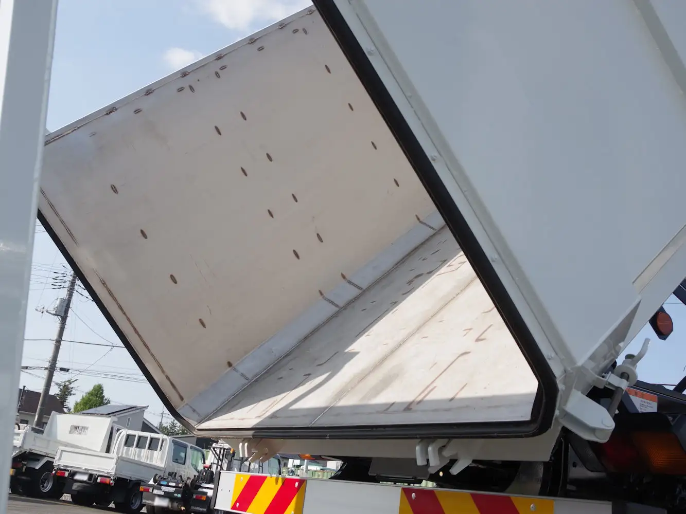 三菱 ファイター 中型/増トン ダンプ 土砂禁 ステンレス張りの中古トラック画像8