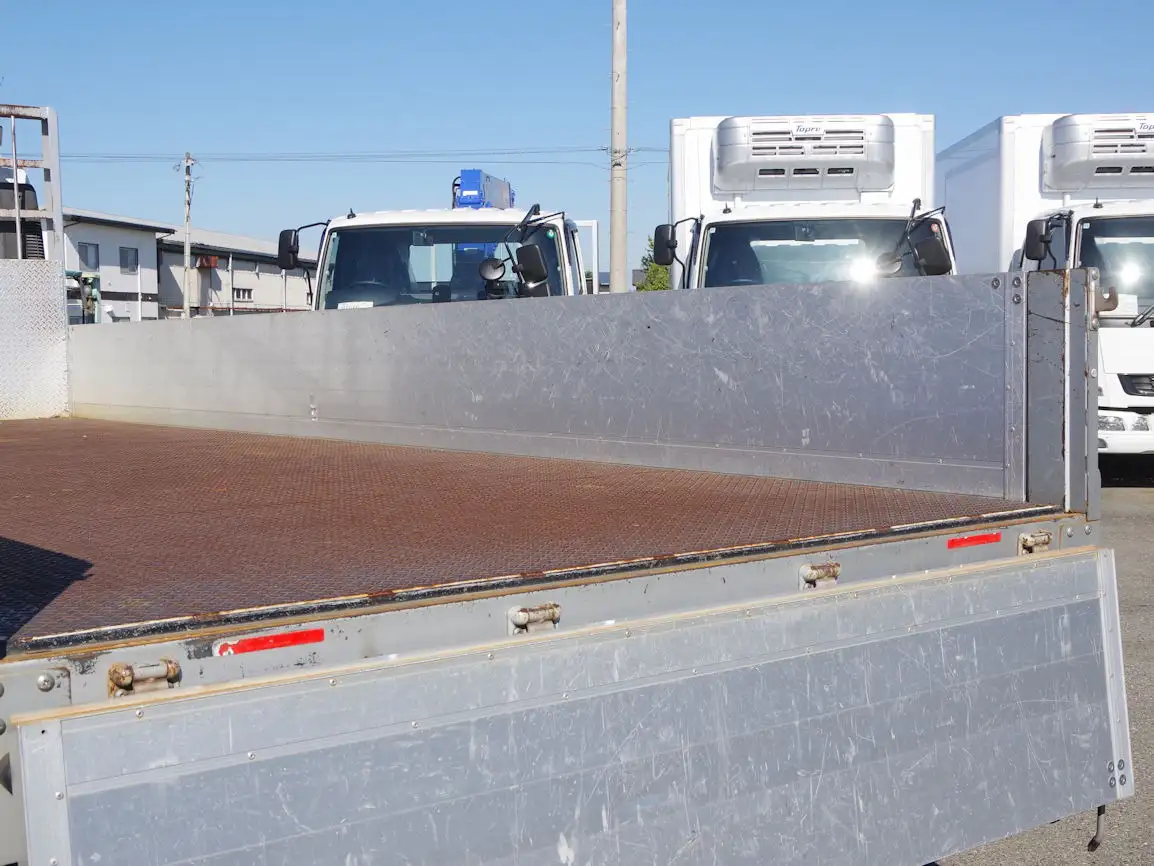 いすゞ フォワード 中型/増トン 平ボディ 床鉄板 アルミブロックの中古トラック画像10