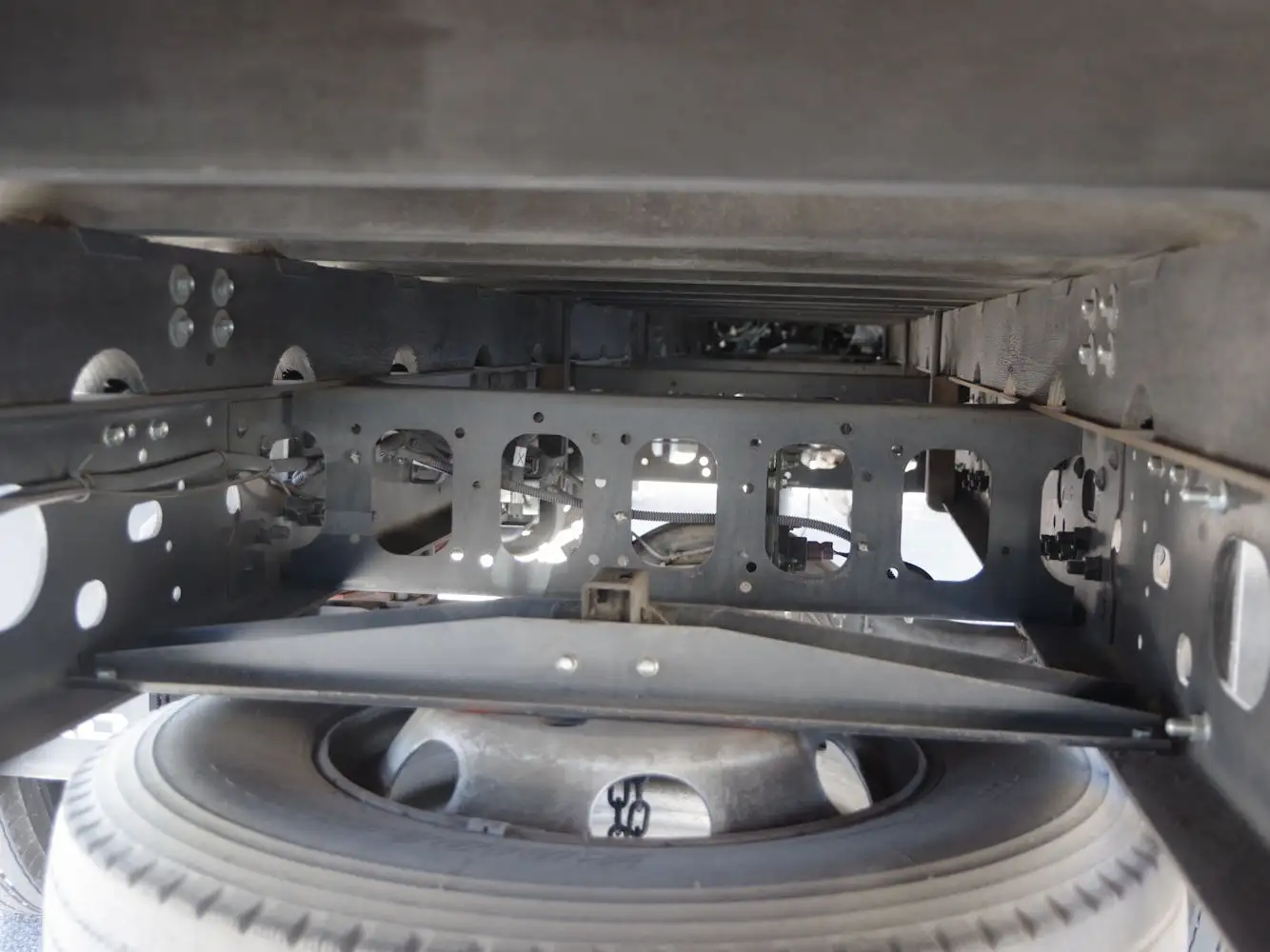 いすゞ フォワード 中型/増トン 平ボディ 床鉄板 アルミブロックの中古トラック画像18