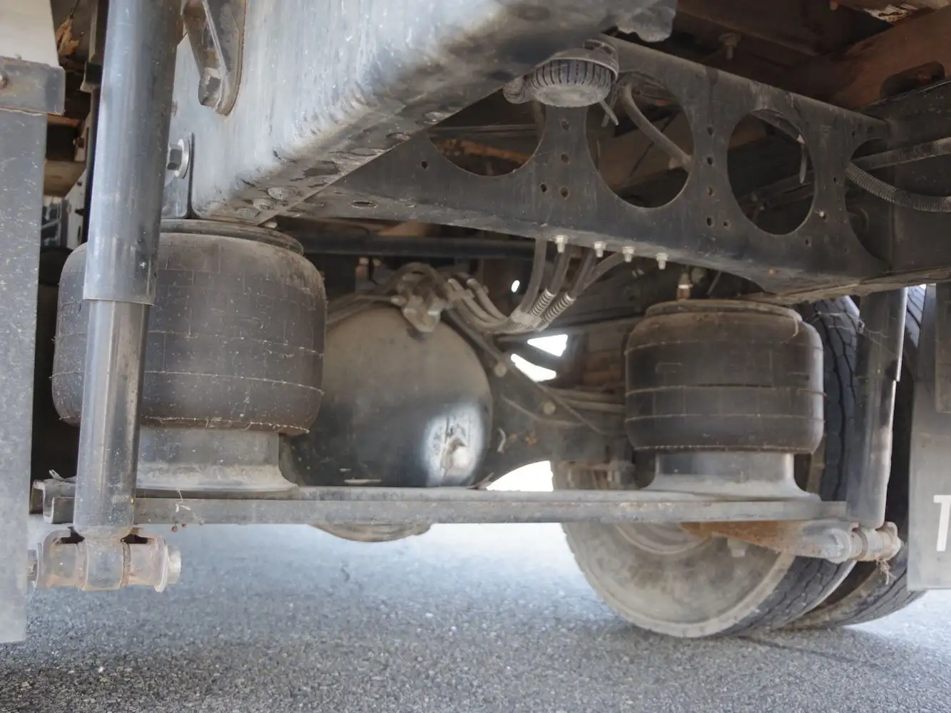 日産UD コンドル 中型/増トン 平ボディ アルミブロック エアサスの中古トラック画像14